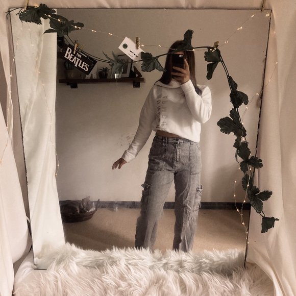 White Under Armour Winter Sweater - Picture 2 of 6